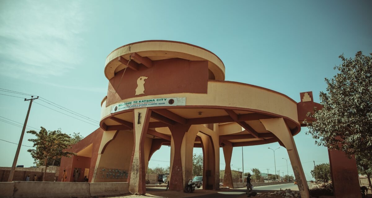 Common Tourist Scams in Nigeria and How to Avoid Them Common Tourist Scams in Nigeria and How to Avoid Them