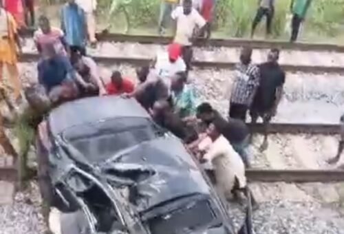 Driver escapes unhurt as train crushes vehicle in Lagos – Daily Trust
