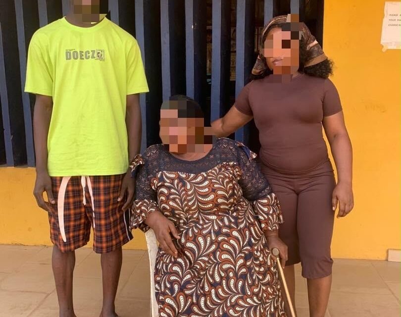 Ogun: Court grants Indian herbs seller, 2 others N500k bail for assaulting police officers Ogun: Court grants Indian herbs seller, 2 others N500k bail for assaulting police officers